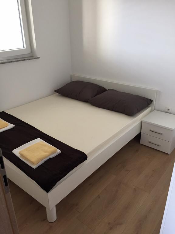 House With Sea View Appartement Drage Buitenkant foto